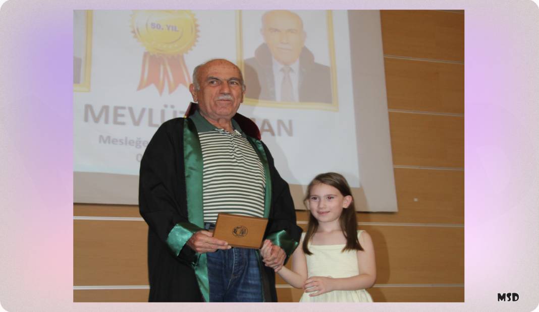 Plaketini torununun elinden aldı 2